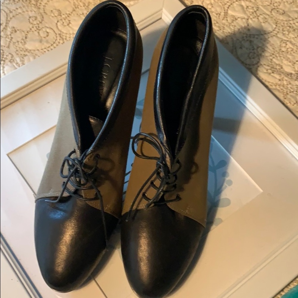 JCrew Khaki &Black leather trim 3.5” heels lace up